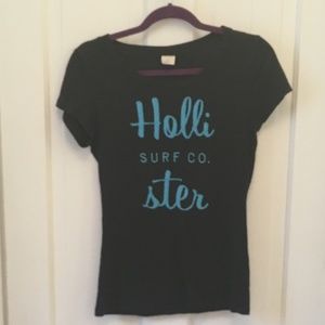 Hollister tee
